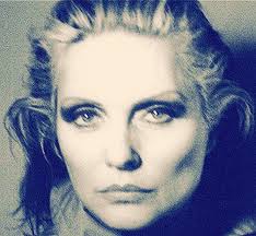 Barbara Ellen, New Musical Express, 28 October 1989 Q&A… Barbara-Is there a  downside to being so beautiful? Debbie-"No, I think I'm really spoiled,  really lucky. It's nice to be pretty. What could