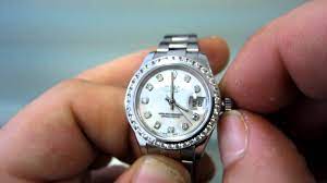 Sofort ergebnisse aus mehreren quellen! How To Wind A Rolex Datejust Www Goldwatchco Com Youtube