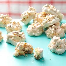 White Chocolate Maple Pecan Macaroons Recipe Macaroons Soft Ginger Cookies Maple Pecan