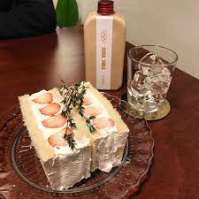 韓国ではフルーツサンドが大流行中 そこで 韓国人に人気のフルーツサンドが美味しいカフェbest をご紹介します どれも本当に美味しそうな フルーツサンドばかり 韓国旅行に行く予定の方は要チェックです フルーツサンド 食べ物のアイデア 食品と飲料