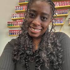 Do you wear scrubs to a cna interview already have my certification just  debating