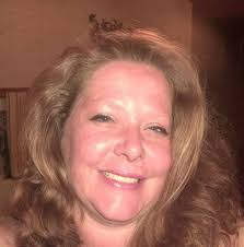 Kelly Biehl's Instagram, Twitter & Facebook