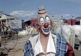 The History Of The American Circus New Book Reveals The Darker Side Of The Big Top Photos Clown Scary Clowns Send In The Clowns