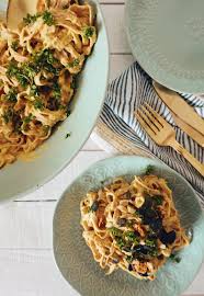 Une Recette Simple De Pates A La Creme De Butternut Et Noix De Cajou Un Plat Reconfortant Et Vegan Que Vous Pou En 2020 Creme De Butternut Pates A La Creme Butternut