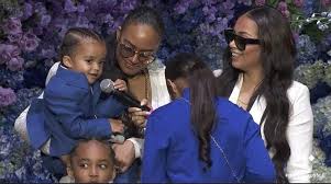 Lauren London And Nipsey Hussle S Sister Bring His Kids Onstage To Pay Tribute To Him Lauren London Funeral Video Lauren
