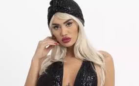 Margherita din clejani a sustinut examenul maturitatii in 2012. Margherita De La Clejani S A Fotografiat Pe Patul De Spital Cu Perfuzii Ce Tratament A FÄƒcut Galerie Foto Stiri Vedete Si Evenimente Viva Ro