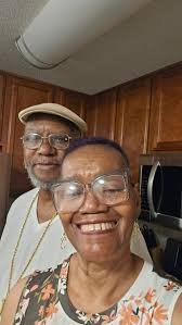 Ciao grazie a tutti per accogliermi nel gruppo sono miastenica  diagnosticata nel 2018 sieronegativa generalizzata.