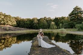 New england wedding venues, destination wedding halls, hotels, inns, resorts, country clubs in new england. Top 10 Small Wedding Venues In New England And New York For Intimate Weddings Hope Allison Photography