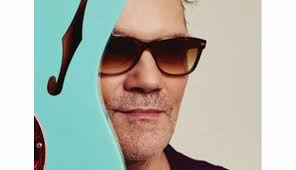 Chanson. Axel Bauer parle aux Français de résistance et de son père aux  origines alsaciennes