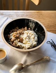 Attention A Ne Pas Trop Colorer Le Caramel Pour Eviter Qu Il Ne Soit Amer Decouvrez La Preparation De La Recette Riz Au Lait Vanille Et Caramel Fruits Secs In 2020