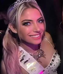 Who is He 🙄😕😐 Comment down below 👇 . . . @alexa_bliss_ww.e_  @alexa_bliss_ww.e_  #RomanReigns#RomanEmpire#Sethrollins#Deanambrose#Braunstrowman#TheRock#Brocklesnar#Tripleh#Randyorton#Undertaker#Johncena#Danielbryan#Paige#Nikkibella#RondaRousey#Wwe  ...