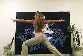 Having said that, the details about her husband and children are hidden. Joana Duarte Vai Dar Aulas De Ioga Em Casa Eis O Novo Estudio Da Atriz