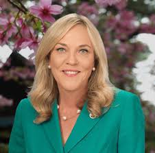 洛杉矶郡长凯瑟琳·巴格竞选连任已获众多民选官员及团体支持