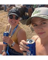 One very happy beached whale ☀️🐳 #aruba #eaglebeach #beach #travel  #thickthighsandsquintyeyes #happyascanbe #selflove