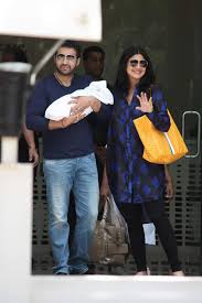 Kavita was married to raj kundra, which had ended up with a divorce. Shilpa Who Delivered The Baby Boy On May 21 Morning Looked Casual And Fresh As She Walked Out Of The Hospital Around 12 30 P M She Was Accompanied By Kundra Who Held The