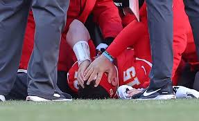 Patrick Mahomes 'Feels Like He Let People Down' with His ACL Tear, Chiefs  Coach Andy Reid Says - Yahoo