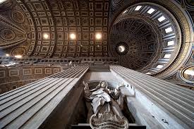 La ciudad del vaticano comenzó su existencia como estado independiente en 1929 tras la firma de los pactos de letrán celebrados entre la santa sede y el entonces reino de italia, que en 1870 había conquistado los estados pontificios. Roma Italia La Catedral De San Pedro Ciudad Del Vaticano Iglesia Arquitectura Estatua Vista De Angulo Bajo Estructura Construida Historia Pxfuel