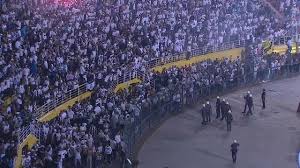 You have come to the espn africa edition, for other espn editions, click above. Arbitro Encerra Santos X Independiente Apos Bombas E Confusao Entre Torcedores E Policiais Quatro Sao Detidos Santos Ge