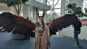 Maleficent costume come with unbelievably phenomenal offers that are impossible to resist. Cosplayer Creates Wings For Her Costume That She Can Move At Will Bored Panda