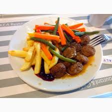 Half Price Meatballs With Chips Veges And Gravy At Ikea Innaloo Western Australia Food Veges Beef