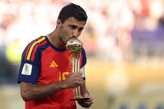 Copa do Mundo 2026: Rodri &eacute; eleito o melhor jogador da Copa do Mundo; Cubars&iacute; e Unai Sim&oacute;n tamb&eacute;m s&atilde;o premiados