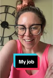 Erin Stclair's Instagram, Twitter & Facebook