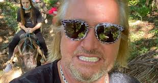 Robert geiss, phd is a counselor in elgin, il. Robert Geiss Of The Geissen Family Was Arrested By Police In Madrid Newsy Today