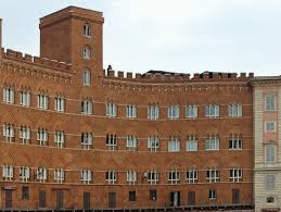 The foundation was in fact the original statutory corporation of monte dei paschi di siena. Historische Palaste Von Siena In Piazza Del Campo Der Sansedoni Palast Hotel Minerva Siena