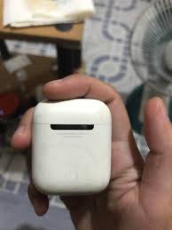Airpods Charging Case Discoloration Issue I Ve Been Placing Them In My Jeans Pocket And I Ve Noticed The Dye Have Ruined It How Can I Clean Them I Ve Used Alcohol Wet Wipes Toothpaste