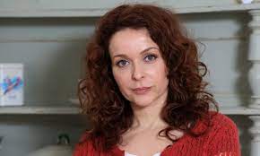 People find it (i dunno what they even find it) something and decide to pick on people with ginger hair and it's not right. Julia Sawalha Furious After Being Told She Is Too Old For Chicken Run Sequel Movies The Guardian