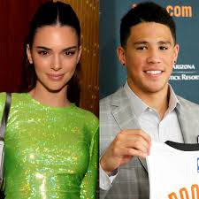 Last weekend, kendall and devin were spotted holding hands after enjoying dinner at carbone. Kendall Jenner And Devin Booker Flirt On Ig Amid Dating Rumors