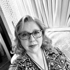 Stacy Larson's Instagram, Twitter & Facebook