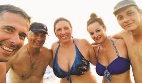 Η ζωή κωνσταντοπούλου για μία ακόμη φορά επιτέθηκε στην κυβέρνηση αναφορικά με το σκοπιανό και τη συμφωνία των πρεσπών, υποστήρίζωντας ότι δεν πρόκειται να περάσει από την ελληνική βουλή. Mpanaki Oyzaki Kai Gymnastikh Sthn Paralia Gia Th Zwh Kwnstantopoyloy