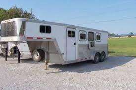 At davis trailer world and country mall we are committed to offering a wide selection of quality brand name trailers, towing products and western wear products. Used 3 Horse Featherlite Horse Trailer Gooseneck Horse Trailer Dixie Horse Mule Co