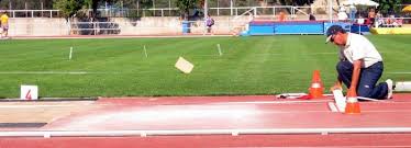 El salto triple es una prueba de atletismo que se engloba dentro de la categoría de saltos. Salto De Longitud