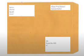 Lalu dibawahnya nama, tulis alamat pelamar dan nomor telepon. V02vvmvomztzbm