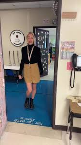 us bc thanksgiving break is in t-minus 3 days @Mrs. 🍎 Lacey  #elementaryschool #teachersoftiktok #dayinthelife  #whatchuknoaboutmechallenge