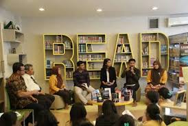 Sma labschool rawamangun vs sma santa ursula putri dbl jakarta championship 2019. Sma Labschool Jakarta Luncurkan 10 Buku Karya Siswa Dan Guru Republika Online