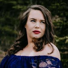 Mindy Simon's Instagram, Twitter & Facebook