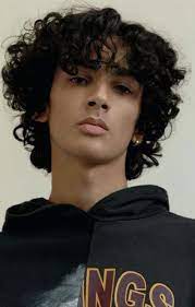 43 Ideas Haircut For Men With Curly Hair Curls Guys For 2019 Curly Hair Men Long Curly Hair Men Men S Curly Hairstyles