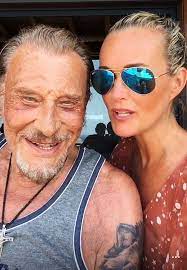 Des photos postées par sa mère, laeticia hallyday sèment le doute sur sa vie amoureuse. Laeticia Hallyday Lhallyday Twitter Johnny Hallyday Laetitia Hallyday Johnny Et Laeticia