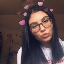 Ella Alemán-Wilson (@__eyya)