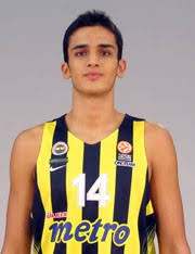 17 year old ömer faruk yurtseven, standing at 6'11''the center is one of the top prospects in europe. Oyuncunun Adi Omer Faruk Yurtseven Fenerbahce Spor Kulubu