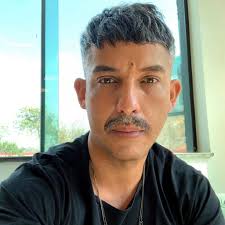 Henrique Martins Hairstylist