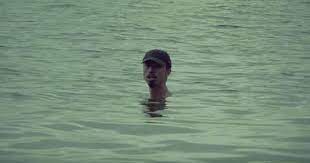 amaj7em cô đơn giữa mênh mông người. Den Raps In The Middle Of The Ocean In Hai Trieu Nam Featuring Bien Vpopwire