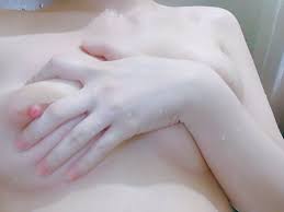 Nude selfie that Virgin of the third year of society is exposed breasts  breast of pink nipple - Porn Image
