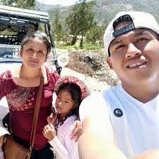 Elita Saavedra's Instagram, Twitter & Facebook