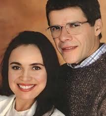 AQUI ESTAN..!! Las Golosinas favoritas a la salida del  Colegio!!,,!infaltables, algodón de azúcar, turroncitos con miel y las  bombitas de yuca con miel...que recuerdos..!!!