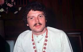 Scott McKenzie, 1960s counter-culture singer, dies at 73