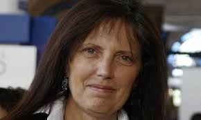 Aunque claudia piñeiro consiguió ser reconocida gracias a su desempeño como escritora, esta argentina por otra parte, cabe destacar que claudia piñeiro no sólo se dedica a publicar libros. Claudia Pineiro Premio Pepe Carvalho 2019 39ymas